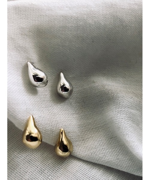 ulu（ウル）の「plump drop pierce【silver925/16kgp】（ピアス（両耳用）・レディース・シルバー/ゴールド・FREE）」の5枚目の写真