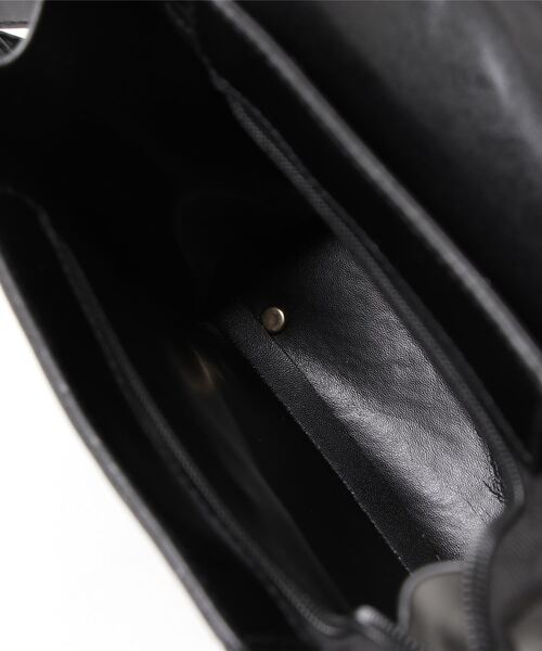 STYLEBLOCK（スタイルブロック）の「レザータッチレトロ2WAYショルダーバッグ（ショルダーバッグ・レディース・ブラック/ブラウン/ワインレッド・FREE）」の6枚目の写真