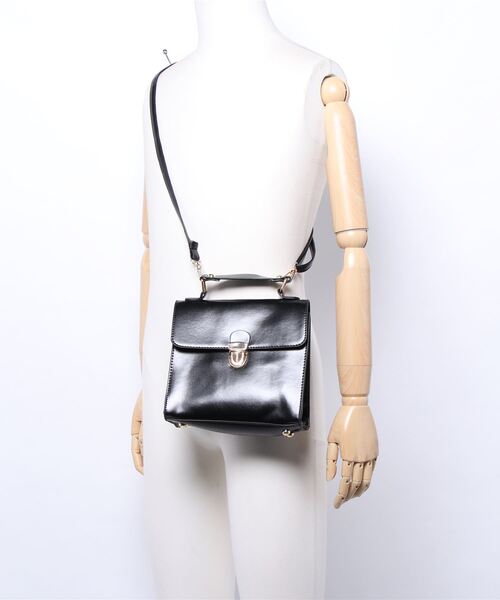 STYLEBLOCK（スタイルブロック）の「レザータッチレトロ2WAYショルダーバッグ（ショルダーバッグ・レディース・ブラック/ブラウン/ワインレッド・FREE）」の5枚目の写真