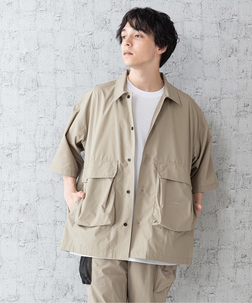 OUTDOOR PRODUCTS(アウトドアプロダクツ)の「【OUTDOOR PRODUCTS】ベンチレーションシャツ 「着るBAG」シリーズ 撥水 抗UV ポケット多数 ビッグシルエット(シャツ/ブラウス・メンズ・ベージュ/ブラック・MEDIUM/LARGE/X-LARGE)」の13枚目の写真