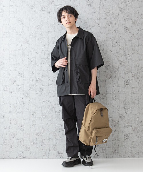 OUTDOOR PRODUCTS(アウトドアプロダクツ)の「【OUTDOOR PRODUCTS】ベンチレーションシャツ 「着るBAG」シリーズ 撥水 抗UV ポケット多数 ビッグシルエット(シャツ/ブラウス・メンズ・ベージュ/ブラック・MEDIUM/LARGE/X-LARGE)」の17枚目の写真