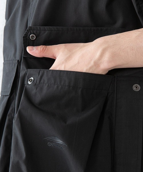 OUTDOOR PRODUCTS(アウトドアプロダクツ)の「【OUTDOOR PRODUCTS】ベンチレーションシャツ 「着るBAG」シリーズ 撥水 抗UV ポケット多数 ビッグシルエット(シャツ/ブラウス・メンズ・ベージュ/ブラック・MEDIUM/LARGE/X-LARGE)」の19枚目の写真