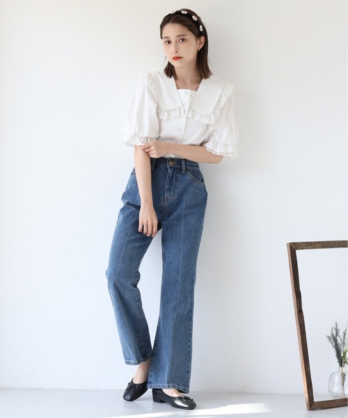 one after another NICE CLAUP（ワンアフターアナザーナイスクラップ）の「フレアデニムパンツ（デニムパンツ・レディース・サックスブルー/インディゴブルー/ブルー・SMALL/MEDIUM）」の4枚目の写真