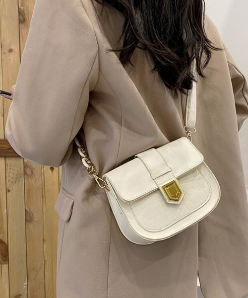 SFW（エスエフダブリュー）の「クロコダイル型押し チェーンベルト