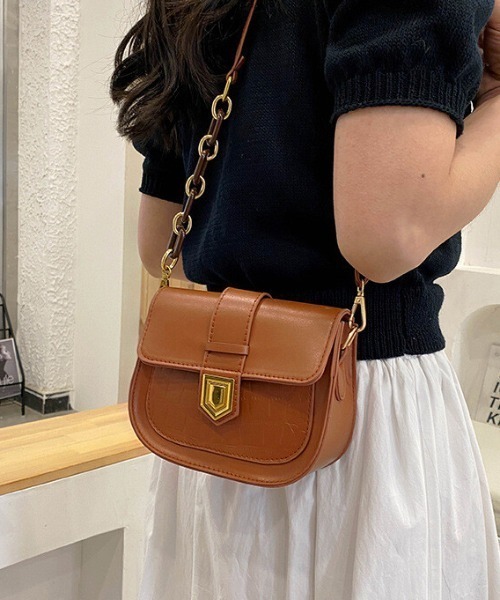 SFW（エスエフダブリュー）の「クロコダイル型押し チェーンベルト