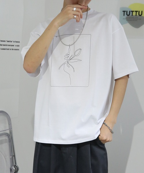 TUTTU（トゥトゥ）の「ニュアンス アート プリント 刺繍 ビッグシルエットTシャツ（Tシャツ/カットソー・メンズ・ブラック/ホワイト/スカイブルー/ベージュ/ブラック系その他2/グレイッシュベージュ/ホワイト系その他2/チャコール/アイボリー/ミント/ホワイト系その他/グレー系その他2・L/M）」の2枚目の写真