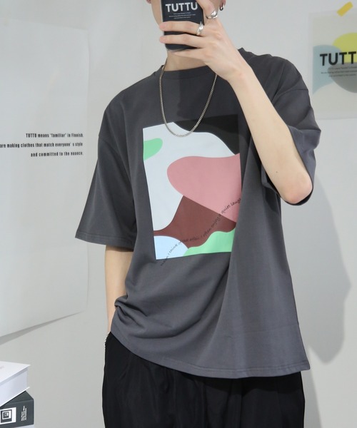 TUTTU（トゥトゥ）の「ニュアンス アート プリント 刺繍 ビッグシルエットTシャツ（Tシャツ/カットソー・メンズ・ブラック/ホワイト/スカイブルー/ベージュ/ブラック系その他2/グレイッシュベージュ/ホワイト系その他2/チャコール/アイボリー/ミント/ホワイト系その他/グレー系その他2・L/M）」の8枚目の写真