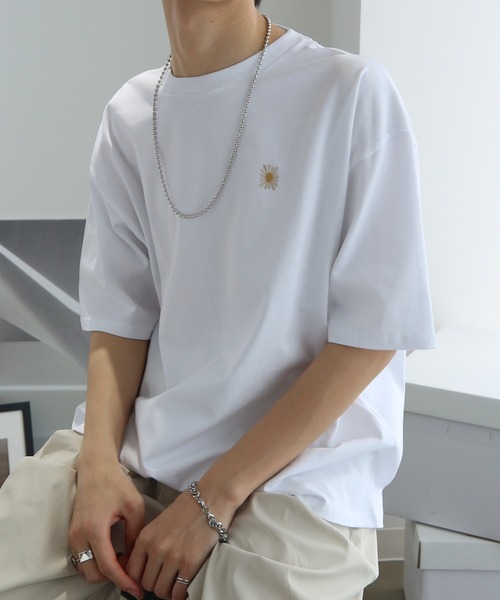 TUTTU（トゥトゥ）の「ニュアンス アート プリント 刺繍 ビッグシルエットTシャツ（Tシャツ/カットソー・メンズ・ブラック/ホワイト/スカイブルー/ベージュ/ブラック系その他2/グレイッシュベージュ/ホワイト系その他2/チャコール/アイボリー/ミント/ホワイト系その他/グレー系その他2・L/M）」の14枚目の写真