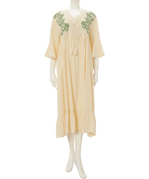 fifth calin（フィフスカラン）の「エンブロイダリーフレアスリーブワンピース（ワンピース・レディース・ベージュ/グリーン・MEDIUM）」の10枚目の写真