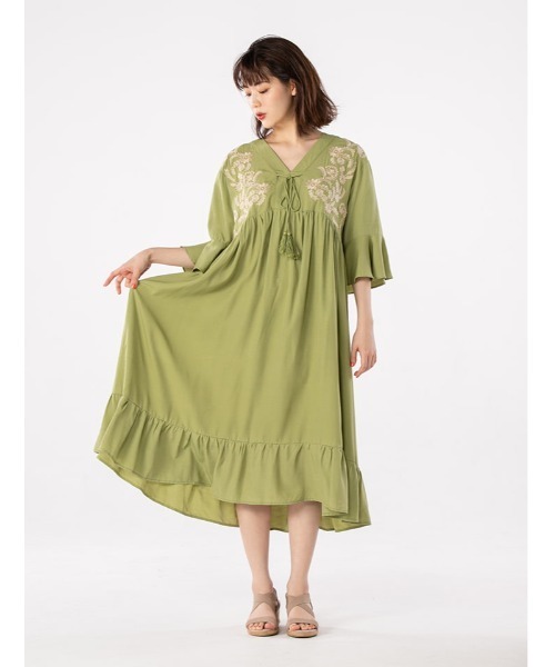 fifth calin（フィフスカラン）の「エンブロイダリーフレアスリーブワンピース（ワンピース・レディース・ベージュ/グリーン・MEDIUM）」の16枚目の写真