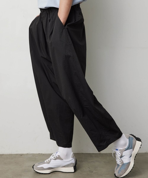 KGFR（カガフリ）の「直営店・WEB限定 KGFR(カガフリ)ダブルタックワイドテーパードパンツ（その他パンツ・メンズ・ブラック/ベージュ/ライトグリーン/アイボリー・S/M/L）」の7枚目の写真