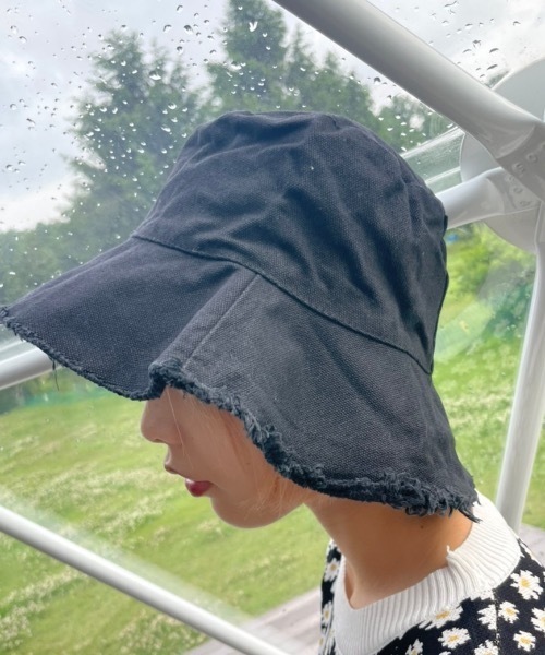 KOR（ケーオーアール）の「フリンジバケットハット（ハット・レディース・ブラック/アイボリー・FREE）」の3枚目の写真