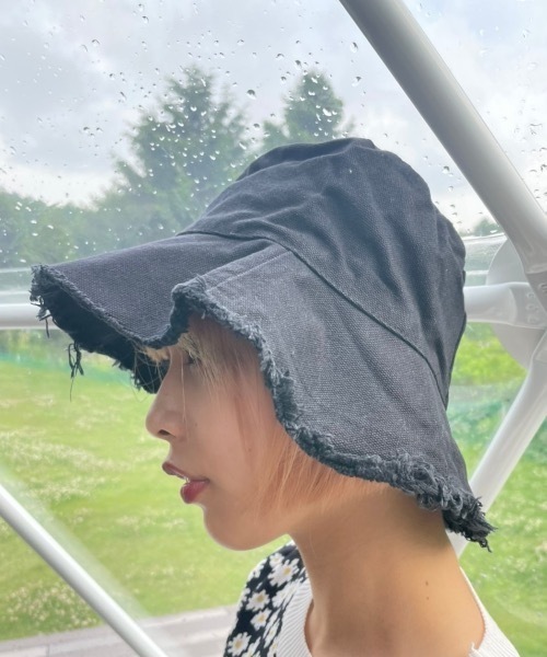 KOR（ケーオーアール）の「フリンジバケットハット（ハット・レディース・ブラック/アイボリー・FREE）」の4枚目の写真