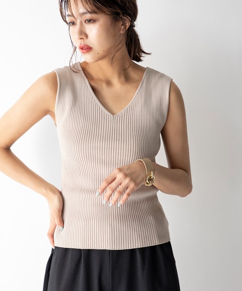 MILLION CARATS（ミリオンカラッツ）の「【STYLE４】2WAYリブニットタンクトップ（ニット/セーター・レディース・オフホワイト/チャコールグレー/オレンジ/ベージュ・FREE）」の4枚目の写真