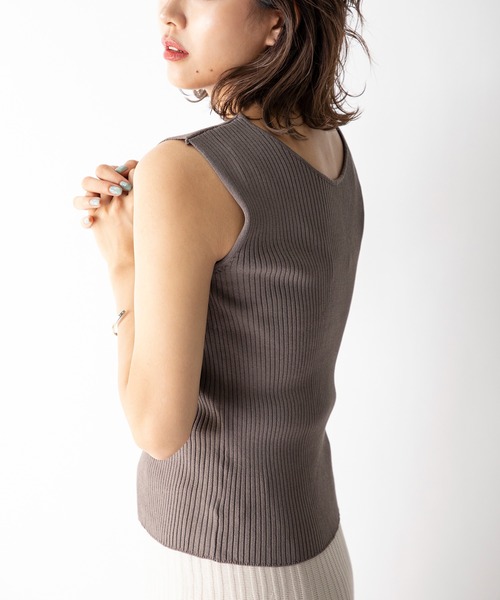 MILLION CARATS（ミリオンカラッツ）の「【STYLE４】2WAYリブニットタンクトップ（ニット/セーター・レディース・オフホワイト/チャコールグレー/オレンジ/ベージュ・FREE）」の11枚目の写真