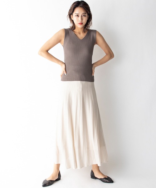 MILLION CARATS（ミリオンカラッツ）の「【STYLE４】2WAYリブニットタンクトップ（ニット/セーター・レディース・オフホワイト/チャコールグレー/オレンジ/ベージュ・FREE）」の12枚目の写真