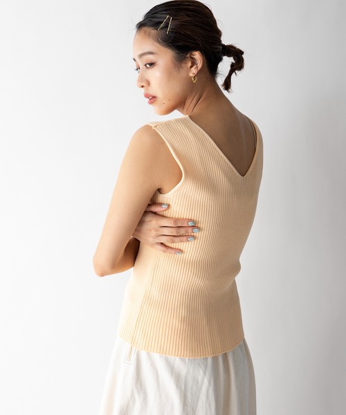MILLION CARATS（ミリオンカラッツ）の「【STYLE４】2WAYリブニットタンクトップ（ニット/セーター・レディース・オフホワイト/チャコールグレー/オレンジ/ベージュ・FREE）」の17枚目の写真