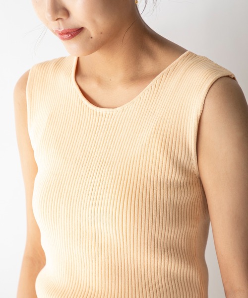MILLION CARATS（ミリオンカラッツ）の「【STYLE４】2WAYリブニットタンクトップ（ニット/セーター・レディース・オフホワイト/チャコールグレー/オレンジ/ベージュ・FREE）」の19枚目の写真