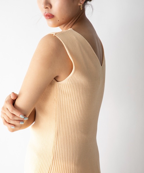 MILLION CARATS（ミリオンカラッツ）の「【STYLE４】2WAYリブニットタンクトップ（ニット/セーター・レディース・オフホワイト/チャコールグレー/オレンジ/ベージュ・FREE）」の22枚目の写真