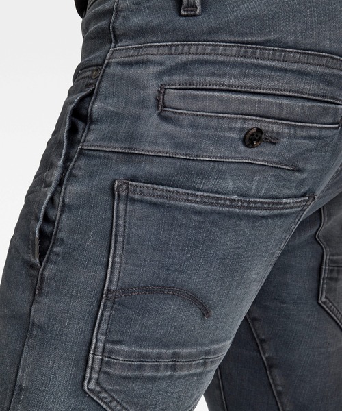 G-STAR（ジースター）の「D-STAQ 3D SLIM JEANS/スリムテーパード（デニムパンツ・メンズ・グレー・32/32/28/32/30/32/33/32/27/30/31/32/29/32/28/30/29/30/26/30/30/30/36/32/31/30/27/32/32/30/34/32）」の4枚目の写真