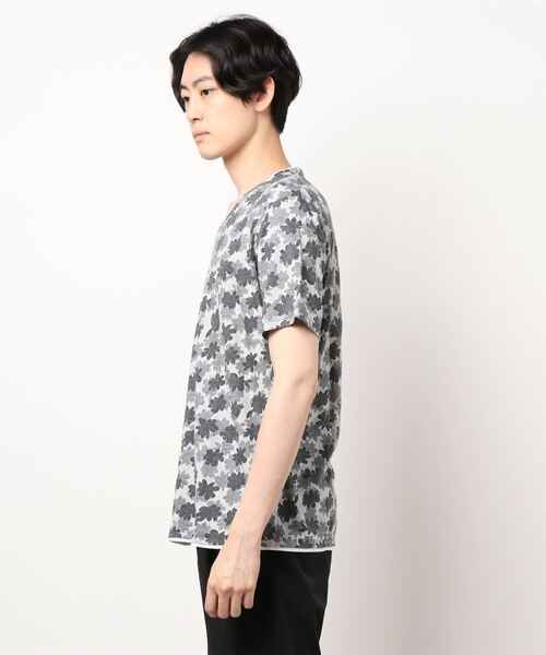 DISTINCTION MEN'S BIGI(ディストリクションメンズビギ)の「VネックTシャツ(Tシャツ/カットソー・メンズ・ブラック/ネイビー・03/04/01/02)」の3枚目の写真