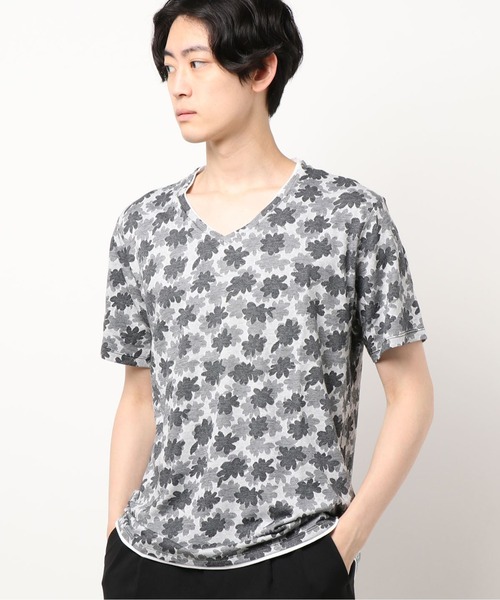 DISTINCTION MEN'S BIGI(ディストリクションメンズビギ)の「VネックTシャツ(Tシャツ/カットソー・メンズ・ブラック/ネイビー・03/04/01/02)」の2枚目の写真