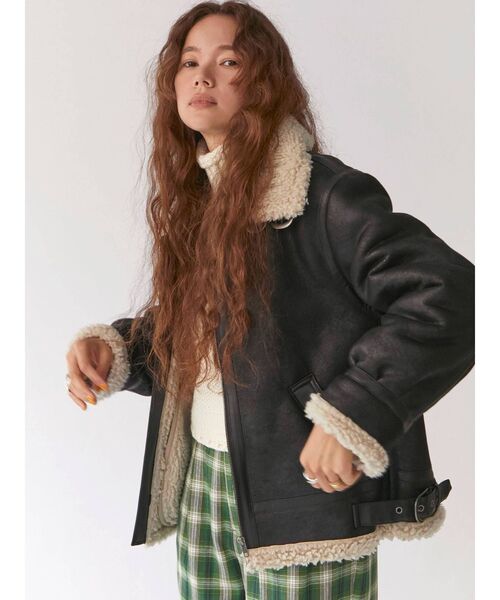 Ungrid（アングリッド）の「フェイクムートンボアブルゾン ( ボンバージャケット )（ブルゾン・レディース・ブラック/ダークブラウン・SMALL/MEDIUM）」の6枚目の写真