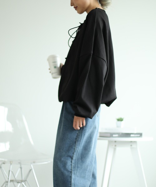 aimoha（アイモハ）の「レトロ調カジュアルオーバースウェット（スウェット・レディース・ブラック/グレー・FREE）」の8枚目の写真