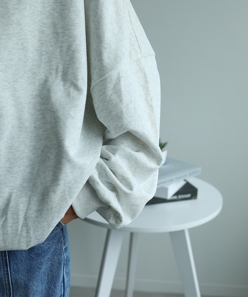 aimoha（アイモハ）の「レトロ調カジュアルオーバースウェット（スウェット・レディース・ブラック/グレー・FREE）」の4枚目の写真