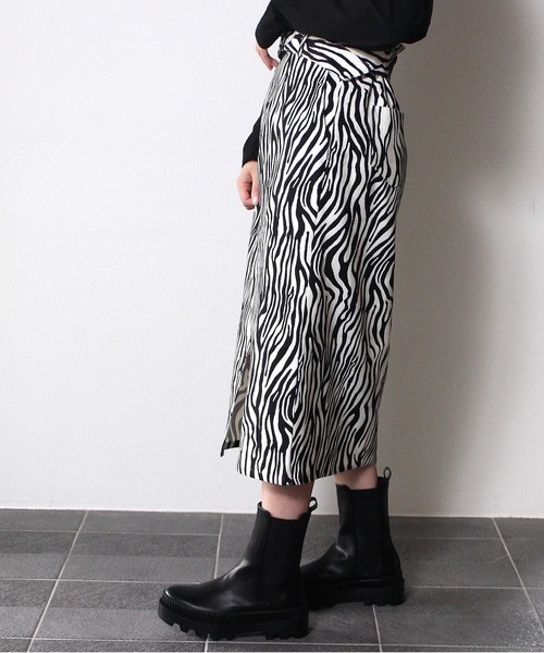 one way（ワンウェイ）の「【oneway】ベルト付きミディアムタイトスカート（スカート・レディース・ブラック系その他2/ブラック系その他/ブラック/ライトグリーン・FREE）」の5枚目の写真