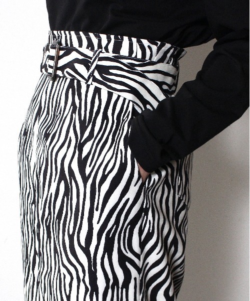 one way（ワンウェイ）の「【oneway】ベルト付きミディアムタイトスカート（スカート・レディース・ブラック系その他2/ブラック系その他/ブラック/ライトグリーン・FREE）」の14枚目の写真