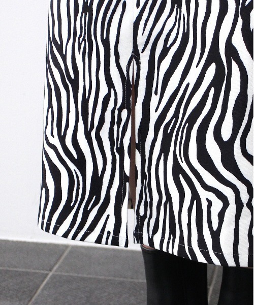 one way（ワンウェイ）の「【oneway】ベルト付きミディアムタイトスカート（スカート・レディース・ブラック系その他2/ブラック系その他/ブラック/ライトグリーン・FREE）」の7枚目の写真