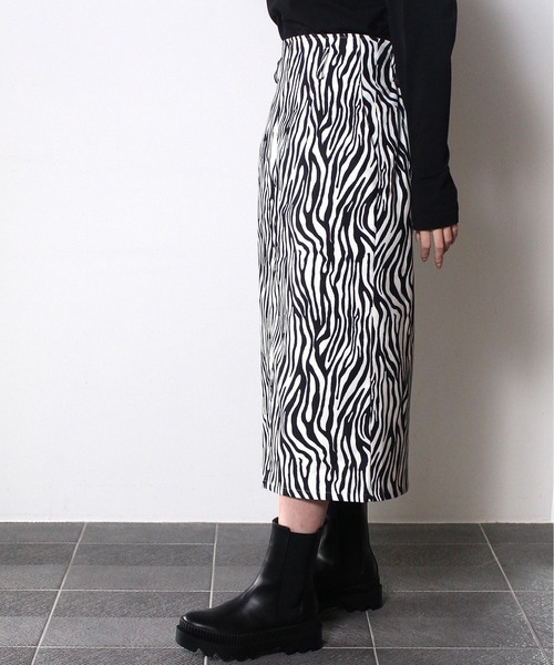 one way（ワンウェイ）の「【oneway】ベルト付きミディアムタイトスカート（スカート・レディース・ブラック系その他2/ブラック系その他/ブラック/ライトグリーン・FREE）」の6枚目の写真