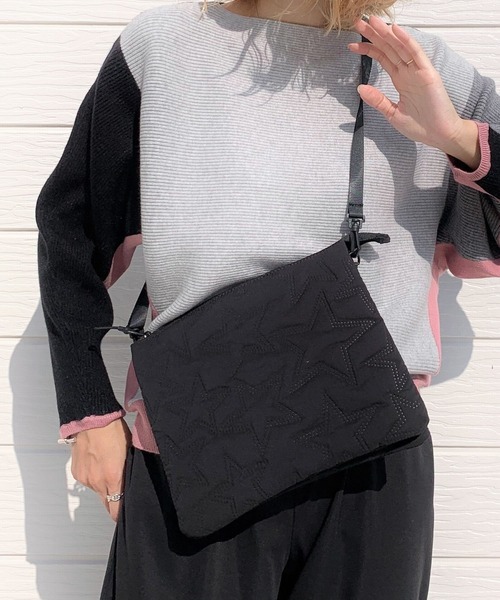 CONTROL FREAK / CTFK（コントロールフリーク）の「スタースタンプサコッシュ（ボディバッグ/ウエストポーチ・レディース・シルバー/ブラック・MEDIUM）」の2枚目の写真