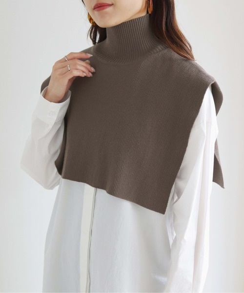 HER CLOSET（ハークローゼット）の「【shemoshelly】ケープハイネックニット（付け襟・レディース・ホワイト/ブラック/ダークブラウン/ブルー/グリーン/グレイッシュベージュ・M）」の21枚目の写真