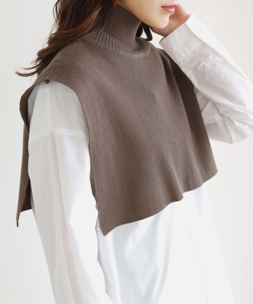 HER CLOSET（ハークローゼット）の「【shemoshelly】ケープハイネックニット（付け襟・レディース・ホワイト/ブラック/ダークブラウン/ブルー/グリーン/グレイッシュベージュ・M）」の22枚目の写真