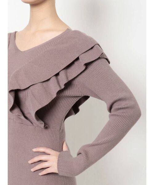 MERCURYDUO（マーキュリーデュオ）の「オフショル2WAYラッフルニットワンピース（ワンピース・レディース・ブラック/ブラウン/ベージュ/ブルー・FREE）」の20枚目の写真