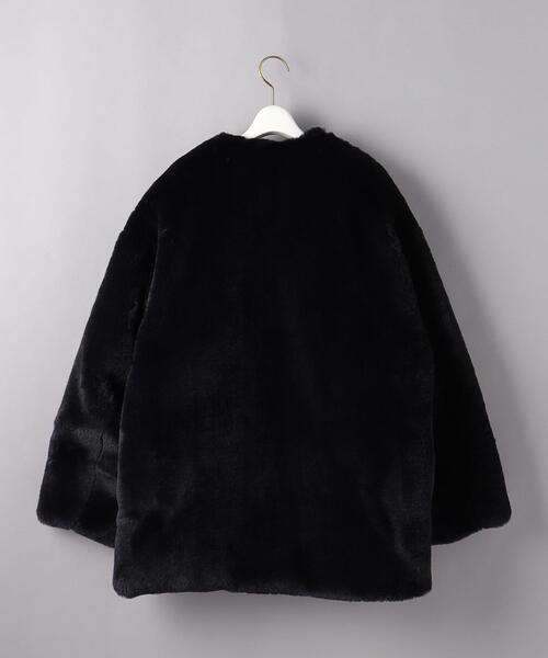 MONCLER（モンクレール）の「＜４ MONCLER HYKE（４ モンクレール ハイク）＞LEMA リバーシブル ジャケット ■■■（ダウンジャケット/コート・レディース・ベージュ/ネイビー・1/0）」の4枚目の写真