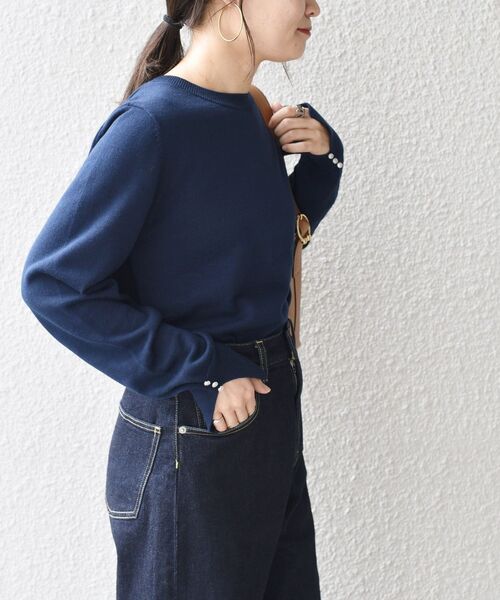SHIPS（シップス）の「*〈手洗い可能〉パールモチーフスリーブプルオ-バー◆（ニット/セーター・レディース・ブラック/ネイビー/オフホワイト/ライトオリーブ・ONE SIZE）」の9枚目の写真