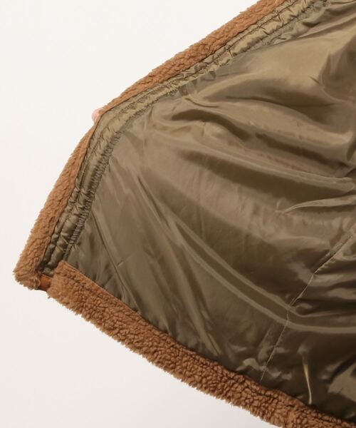 Alpha Industries（アルファインダストリーズ）の「[ALPHA/アルファ] ビッグシルエット ミリタリーボアフリースジャケット（ミリタリージャケット・レディース・オフホワイト/ブラウン・M）」の13枚目の写真