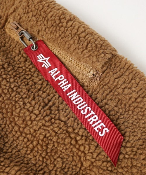 Alpha Industries（アルファインダストリーズ）の「[ALPHA/アルファ] ビッグシルエット ミリタリーボアフリースジャケット（ミリタリージャケット・レディース・オフホワイト/ブラウン・M）」の6枚目の写真