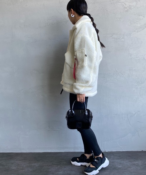 Alpha Industries（アルファインダストリーズ）の「[ALPHA/アルファ] ビッグシルエット ミリタリーボアフリースジャケット（ミリタリージャケット・レディース・オフホワイト/ブラウン・M）」の14枚目の写真