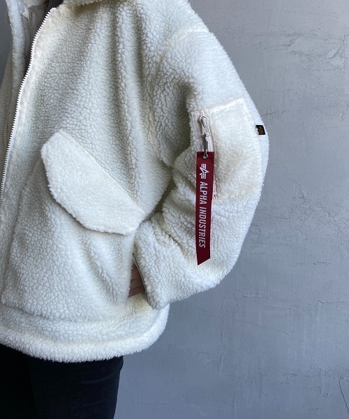 Alpha Industries（アルファインダストリーズ）の「[ALPHA/アルファ] ビッグシルエット ミリタリーボアフリースジャケット（ミリタリージャケット・レディース・オフホワイト/ブラウン・M）」の4枚目の写真