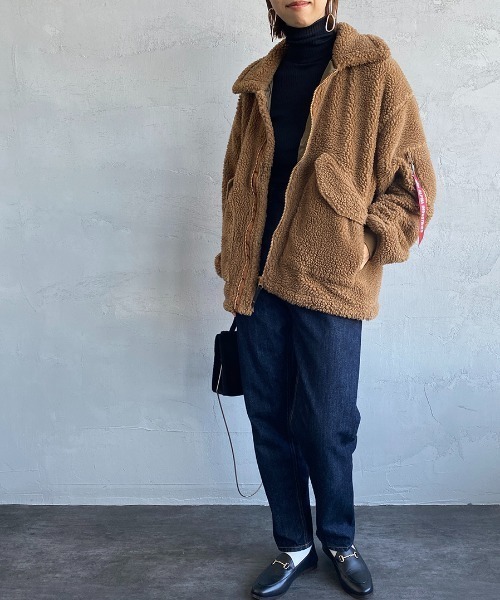 Alpha Industries（アルファインダストリーズ）の「[ALPHA/アルファ] ビッグシルエット ミリタリーボアフリースジャケット（ミリタリージャケット・レディース・オフホワイト/ブラウン・M）」の3枚目の写真