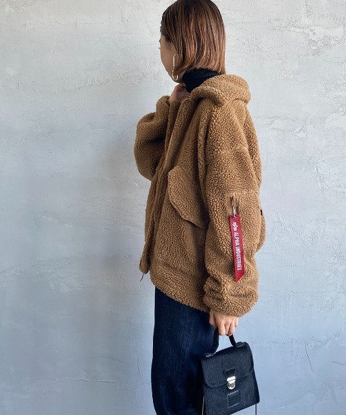 Alpha Industries（アルファインダストリーズ）の「[ALPHA/アルファ] ビッグシルエット ミリタリーボアフリースジャケット（ミリタリージャケット・レディース・オフホワイト/ブラウン・M）」の15枚目の写真