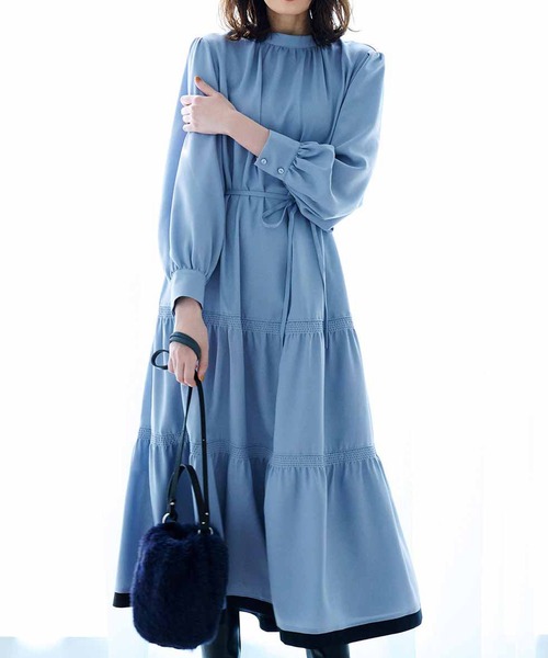 IEDIT（イディット）の「ＩＥＤＩＴ　配色デザインのティアードロングワンピース（ワンピース・レディース・ブラック/ブルー・NM/MEDIUM/LARGE/X-LARGE/XX-LARGE）」の2枚目の写真