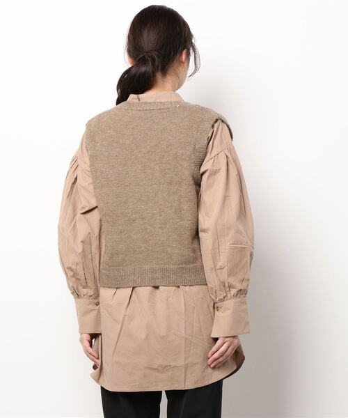 ECRIRE（エクリール）の「【陽コラボ】バンドカラーロング丈ブラウス+ケーブル柄ニットベスト　セット（シャツ/ブラウス・レディース・ブラック/ベージュ/ブラウン/オフホワイト・M）」の18枚目の写真