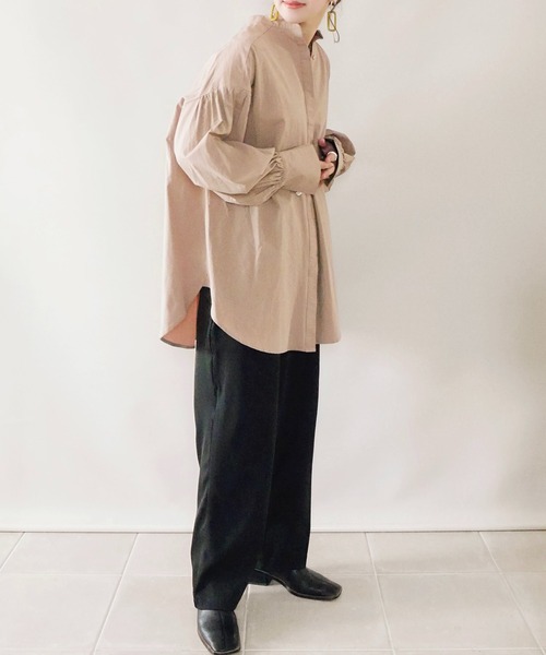 ECRIRE（エクリール）の「【陽コラボ】バンドカラーロング丈ブラウス+ケーブル柄ニットベスト　セット（シャツ/ブラウス・レディース・ブラック/ベージュ/ブラウン/オフホワイト・M）」の12枚目の写真