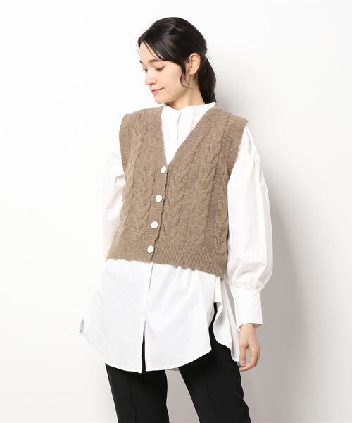 ECRIRE（エクリール）の「【陽コラボ】バンドカラーロング丈ブラウス+ケーブル柄ニットベスト　セット（シャツ/ブラウス・レディース・ブラック/ベージュ/ブラウン/オフホワイト・M）」の20枚目の写真