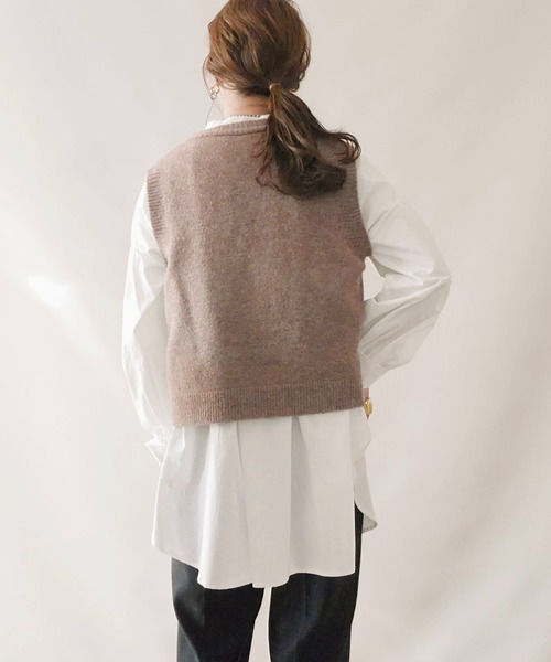 ECRIRE（エクリール）の「【陽コラボ】バンドカラーロング丈ブラウス+ケーブル柄ニットベスト　セット（シャツ/ブラウス・レディース・ブラック/ベージュ/ブラウン/オフホワイト・M）」の8枚目の写真